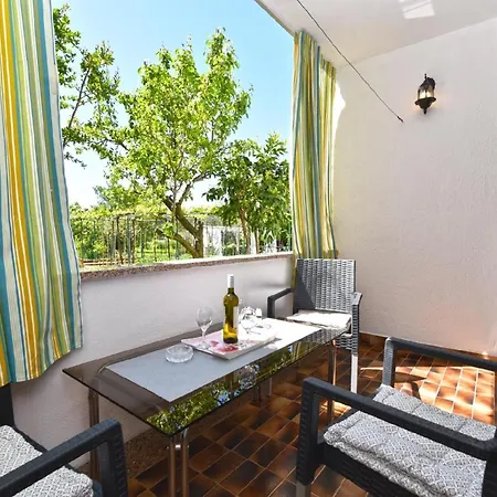 Apartment Fuer 3 Personen Ca 40 Qm In Pula, Istrien Istrische Riviera *
